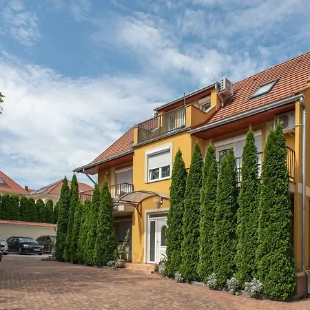 Boetoes Villa ヘーヴィーズ